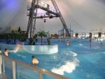 Basen ze sztucznymi falami<p>Gino Paradise Besenova - basen ze sztucznymi falami robi wrażenie na Gościach kompleksu. Nowa strefa adrenaliny została otwarta 29.12.2012.<p>
