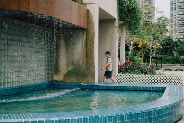 Termy z aqua aerobikiem dla seniorów – gdzie szukać takich zajęć?