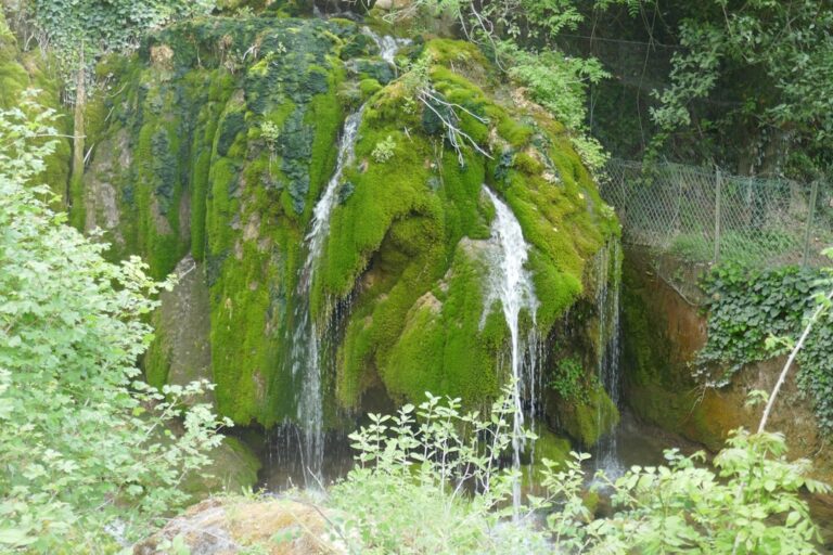 Skąd się bierze gorąca woda w źródłach termalnych? Wyjaśniamy!