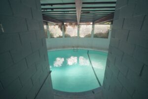 Aquapark z wypożyczalnią sprzętu wodnego – jakie atrakcje czekają na miejscu?