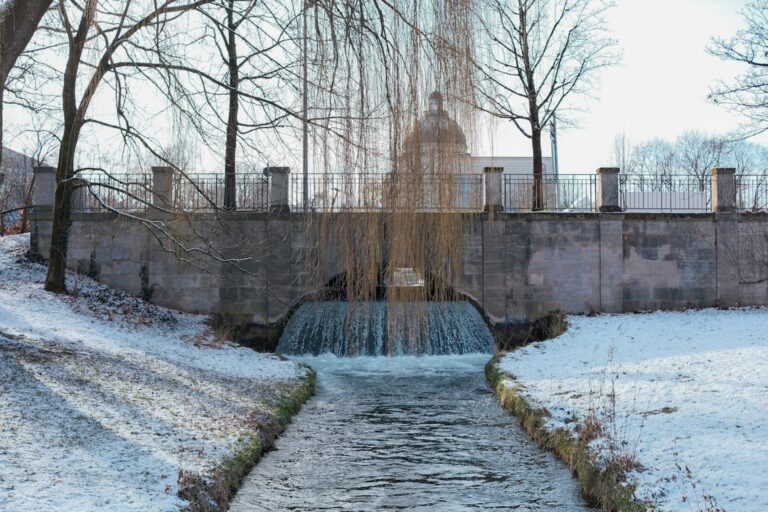 Bezpieczeństwo najmłodszych - na co zwrócić uwagę w aquaparku z basenem dla niemowląt?