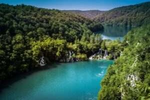 Baseny termalne – kiedy mogą zaszkodzić? Najważniejsze przeciwwskazania