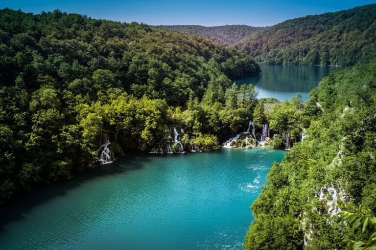 Baseny termalne – kiedy mogą zaszkodzić? Najważniejsze przeciwwskazania