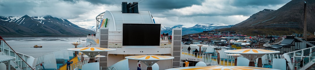 Domki letniskowe dla grup przy parkach wodnych – idealne na wyjazd ze znajomymi