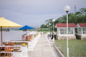 Nocleg w domku z własnym jacuzzi przy aquaparku – zalety i korzyści